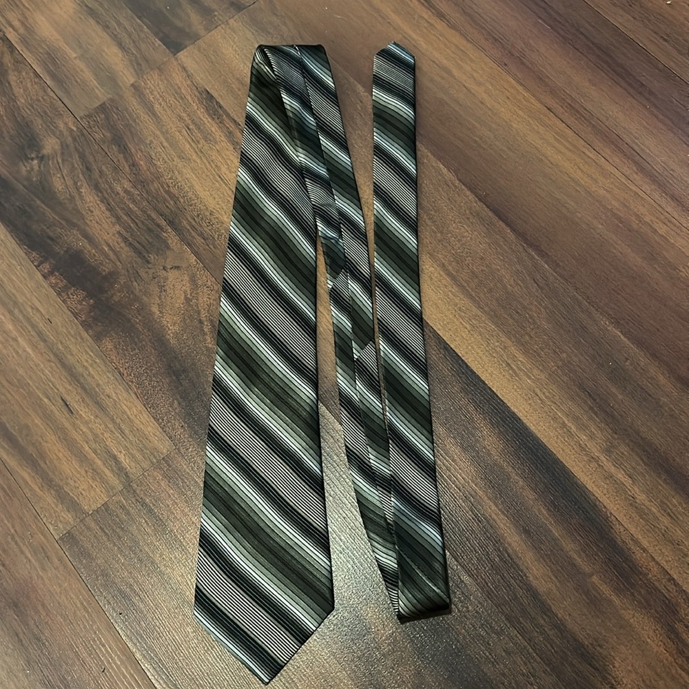 Via Europa Fine Neckwear 100% Silk Tie, Green, Cream, Navy, Black Striped - Picture 6 of 7